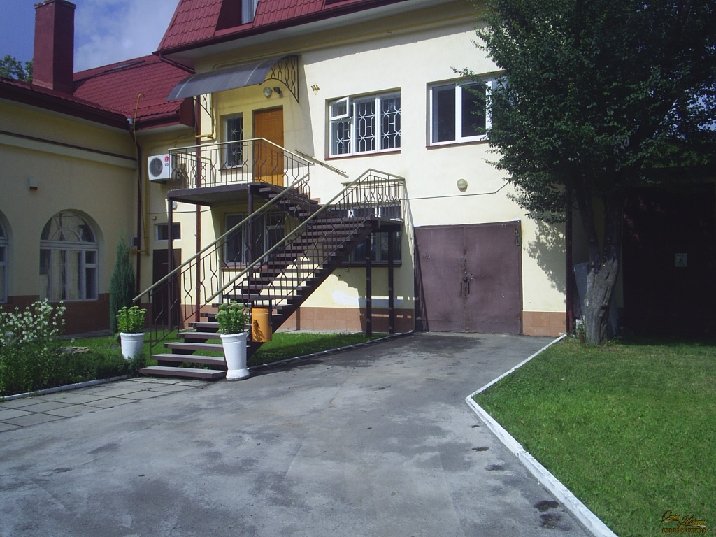 Наружные лестницы для крыльца