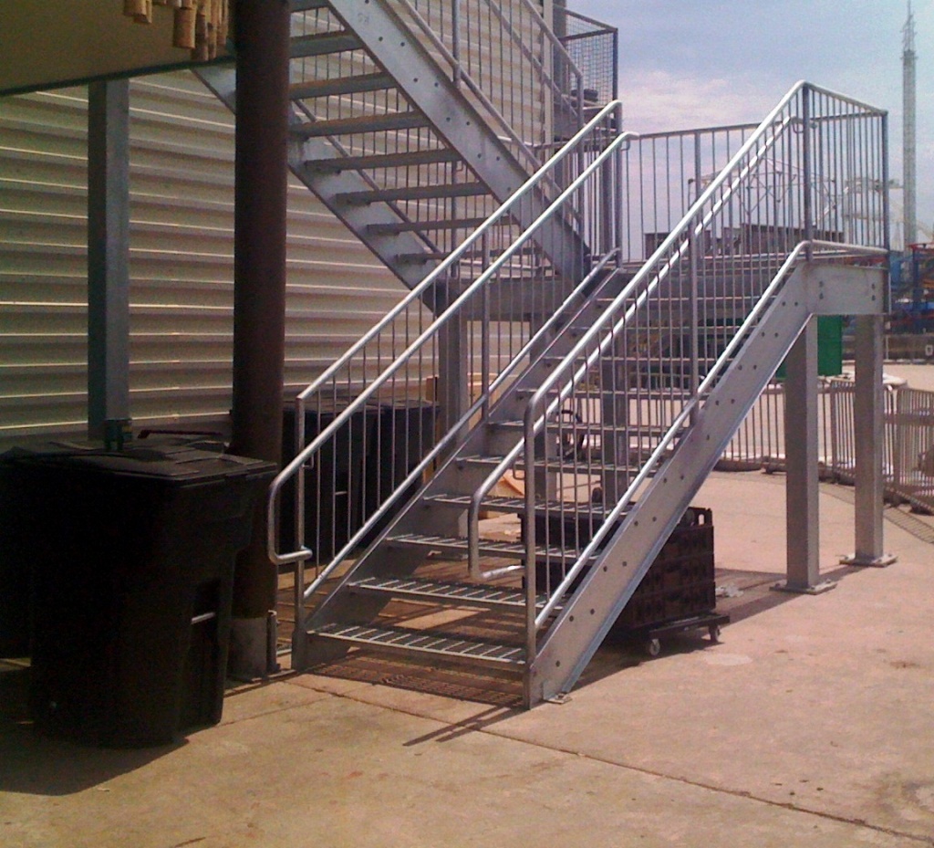 Оцинкованные лестницы