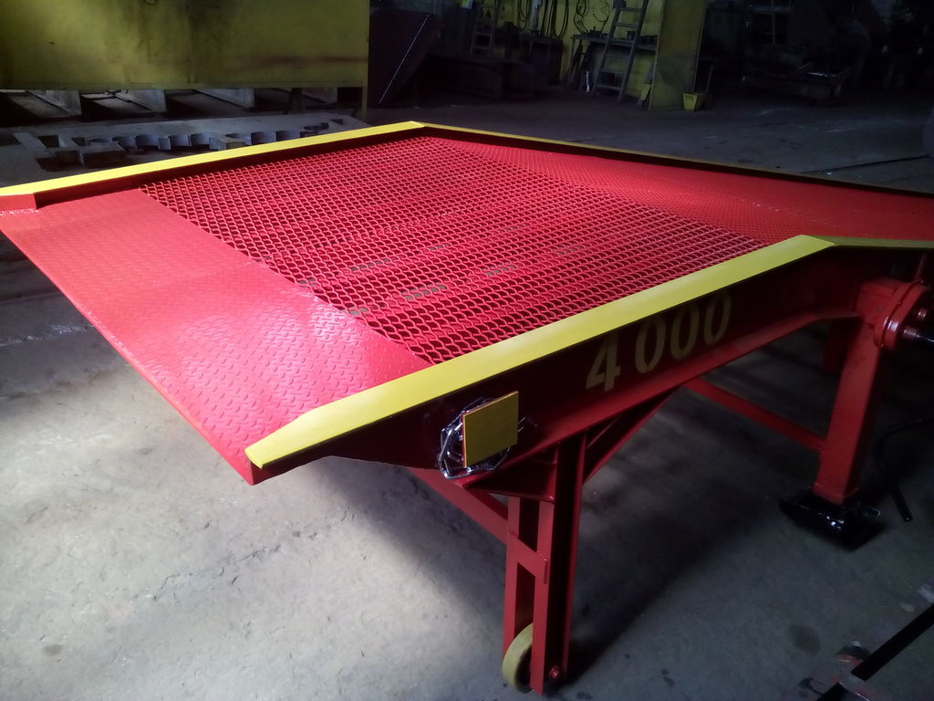 Дебаркадер для разгрузки товара