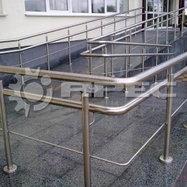 Железобетонный пандус для колясок с ограждением- 3