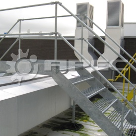 Оцинкованные лестницы с площадкой- 11