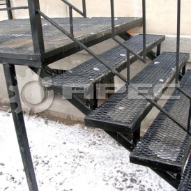 Ступени лестниц из сварных решеток - 18