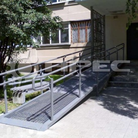 Пандус для колясок в жилом доме - 11